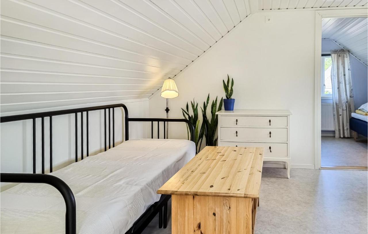 Stunning Apartment In Gullspang With Wifi Exteriér fotografie